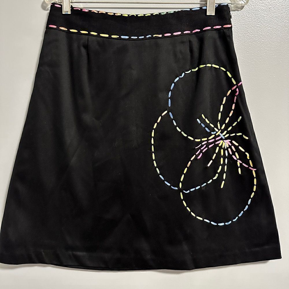 Gabriella vintage black floral skirt. Size 8P